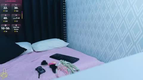 Snapshot of curvybuffgirl chatting on May 1, 7:29 pm Michel online show from May 1, 7:29 pm