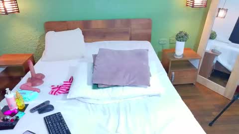 Danna online show from November 12, 6:19 pm