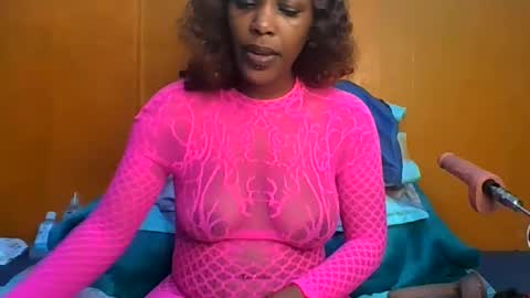 Snapshot of curvylyin chatting on May 11, 11:27 am curvylyin online show from May 11, 11:27 am