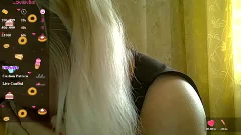 Snapshot of curvywild_lady30 chatting on June 20, 11:02 am Curvy online show from June 20, 11:02 am