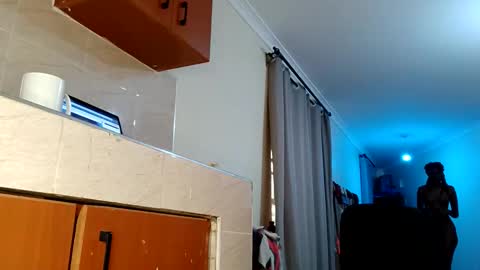 Snapshot of curvyzozo chatting on February 25, 1:43 pm Zozo online show from February 25, 1:43 pm