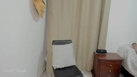 Snapshot of cute_brunett chatting on June 14, 6:26 am Sara online show from June 14, 6:26 am
