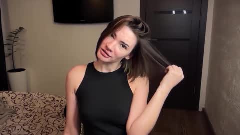 Snapshot of cute_bubbles chatting on October 10, 6:18 pm cute_bubbles online show from October 10, 6:18 pm