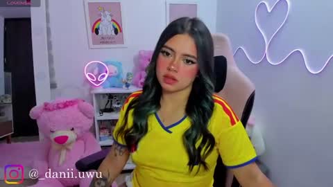 Snapshot of cute_dani__ chatting on June 24, 6:01 am Dani online show from June 24, 6:01 am