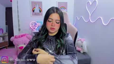 Snapshot of cute_dani__ chatting on June 25, 10:42 am Dani online show from June 25, 10:42 am