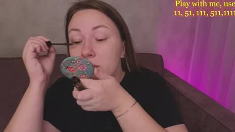 Snapshot of cute_darina chatting on October 23, 1:27 am Everyday stream in the same time online show from October 23, 1:27 am