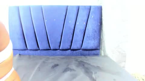 cute_ebony_18_ online show from March 4, 4:46 pm