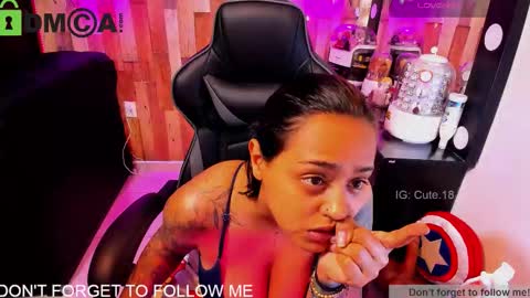    Independent Model online show from March 26, 9:31 pm