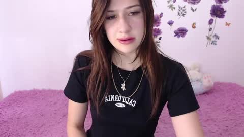 Snapshot of cute_isaa chatting on April 1, 9:01 pm Isabella online show from April 1, 9:01 pm