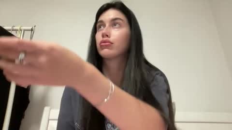 cute_kriss94 online show from November 2, 3:14 pm