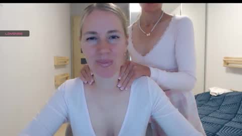 Snapshot of cute_lion_ chatting on October 8, 3:31 pm cute_lion_ online show from October 8, 3:31 pm