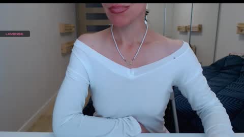 Snapshot of cute_lion_ chatting on October 16, 10:49 am cute_lion_ online show from October 16, 10:49 am