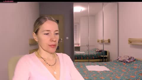 cute_lion_ online show from January 7, 3:03 pm