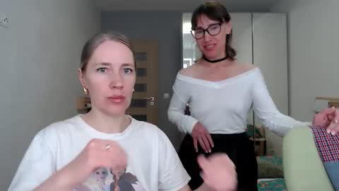 Snapshot of cute_lion_ chatting on May 24, 12:54 pm cute_lion_ online show from May 24, 12:54 pm