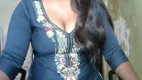 Snapshot of cute_payalji chatting on May 7, 3:12 am alia online show from May 7, 3:12 am