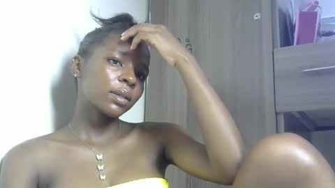 Snapshot of cute_sexy3 chatting on February 12, 8:06 am SHARON online show from February 12, 8:06 am