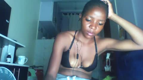 Snapshot of cute_sexy3 chatting on April 2, 9:56 pm SHARON online show from April 2, 9:56 pm