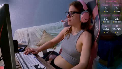 Snapshot of cute_shyy chatting on December 24, 4:19 pm Flora online show from December 24, 4:19 pm