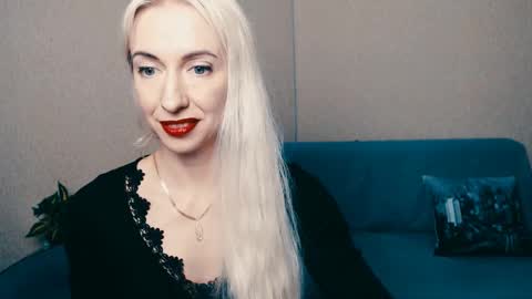 Snapshot of cute_smile_shy chatting on February 11, 10:50 pm cute_smile_shy online show from February 11, 10:50 pm