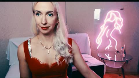 Snapshot of cute_smile_shy chatting on September 14, 5:50 am cute_smile_shy online show from September 14, 5:50 am