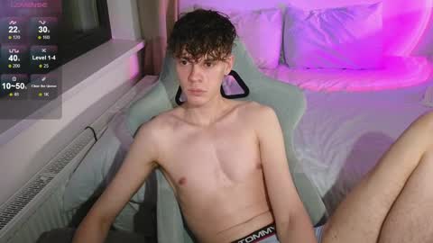 Snapshot of cute_thomas chatting on June 4, 7:20 pm Thomas - online show from June 4, 7:20 pm
