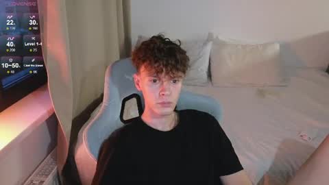 Snapshot of cute_thomas chatting on July 12, 6:21 pm Thomas - online show from July 12, 6:21 pm