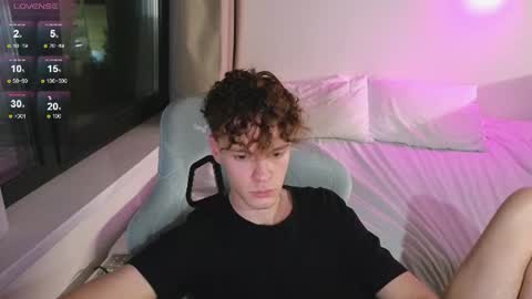 Snapshot of cute_thomas chatting on July 22, 8:22 pm Thomas - online show from July 22, 8:22 pm