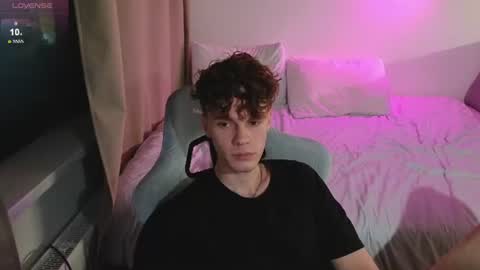 Snapshot of cute_thomas chatting on July 24, 9:02 pm Thomas - online show from July 24, 9:02 pm