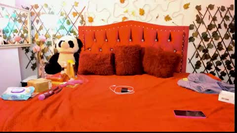 Snapshot of cute_zoe1 chatting on September 18, 10:01 pm cute_zoe1 online show from September 18, 10:01 pm