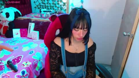 Snapshot of cute_zoe1 chatting on July 15, 3:56 am cute_zoe1 online show from July 15, 3:56 am