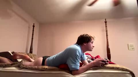 Snapshot of cuteboii29 chatting on September 24, 1:42 am cuteboii29 online show from September 24, 1:42 am