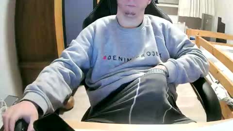 Cuteboy090 online show from March 22, 2:04 am