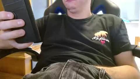 Cuteboy090 online show from May 31, 12:23 pm