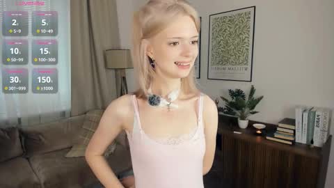 Snapshot of cutebrutality chatting on October 14, 8:15 am Alice online show from October 14, 8:15 am