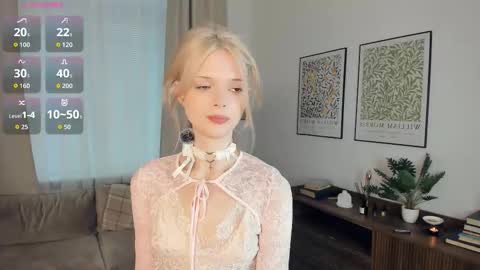 Snapshot of cutebrutality chatting on October 20, 7:53 am Alice online show from October 20, 7:53 am