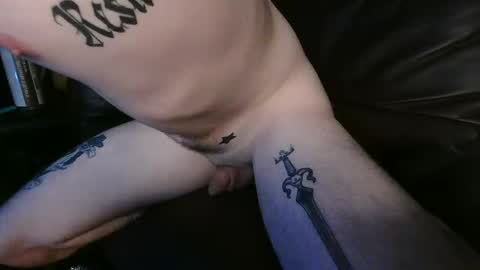 Snapshot of cutecouple033 chatting on September 13, 3:50 am cutecouple online show from September 13, 3:50 am