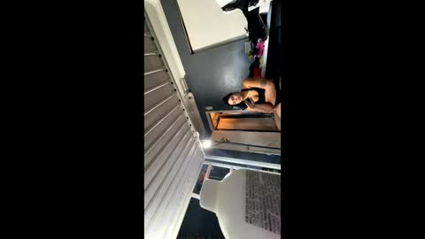 Snapshot of cutecuban18 chatting on January 6, 4:34 pm loveolots online show from January 6, 4:34 pm