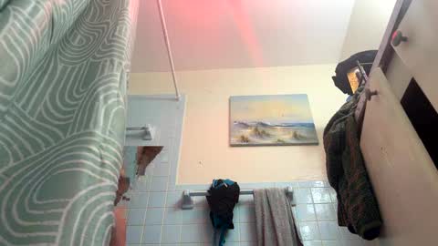 Snapshot of cutecuban18 chatting on October 3, 3:25 am loveolots online show from October 3, 3:25 am