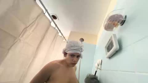 Snapshot of cutecuban18 chatting on November 20, 11:48 pm loveolots online show from November 20, 11:48 pm