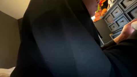 Snapshot of cutecuban18 chatting on February 9, 3:27 pm loveolots online show from February 9, 3:27 pm