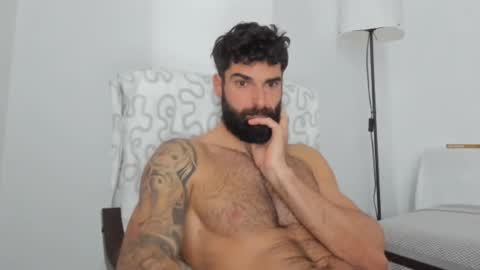 cuteeboy online show from February 22, 8:07 am