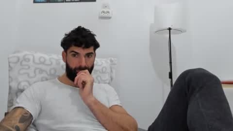 cuteeboy online show from January 19, 7:01 am