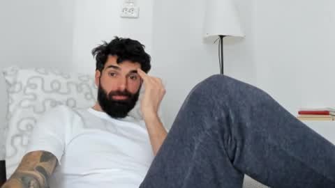 cuteeboy online show from February 3, 8:08 am