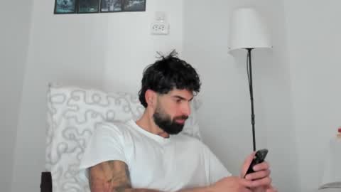 Snapshot of cuteeboy chatting on March 3, 6:08 am cuteeboy online show from March 3, 6:08 am