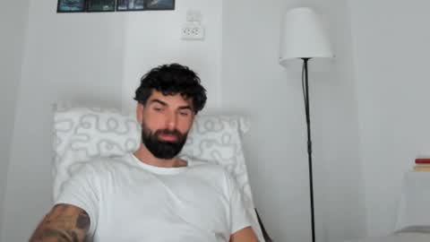 Snapshot of cuteeboy chatting on March 4, 5:35 am cuteeboy online show from March 4, 5:35 am