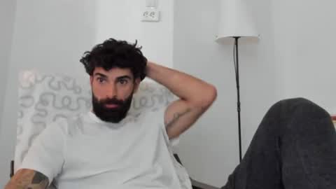 Snapshot of cuteeboy chatting on March 17, 12:19 pm cuteeboy online show from March 17, 12:19 pm