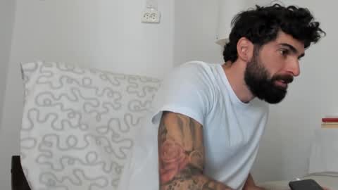 Snapshot of cuteeboy chatting on March 19, 10:08 am cuteeboy online show from March 19, 10:08 am