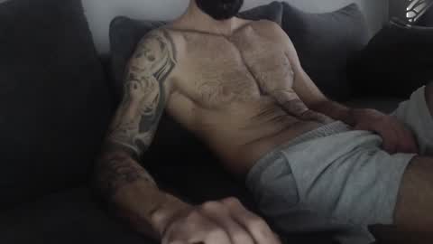 Snapshot of cuteeboy chatting on March 28, 11:32 am cuteeboy online show from March 28, 11:32 am