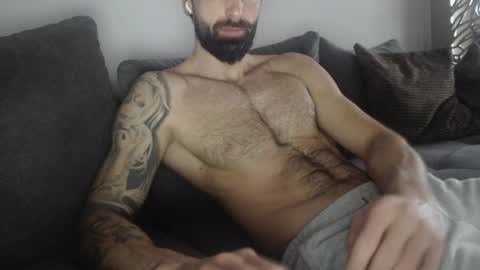 Snapshot of cuteeboy chatting on March 29, 9:31 am cuteeboy online show from March 29, 9:31 am