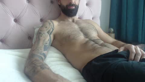 Snapshot of cuteeboy chatting on April 1, 1:41 pm cuteeboy online show from April 1, 1:41 pm